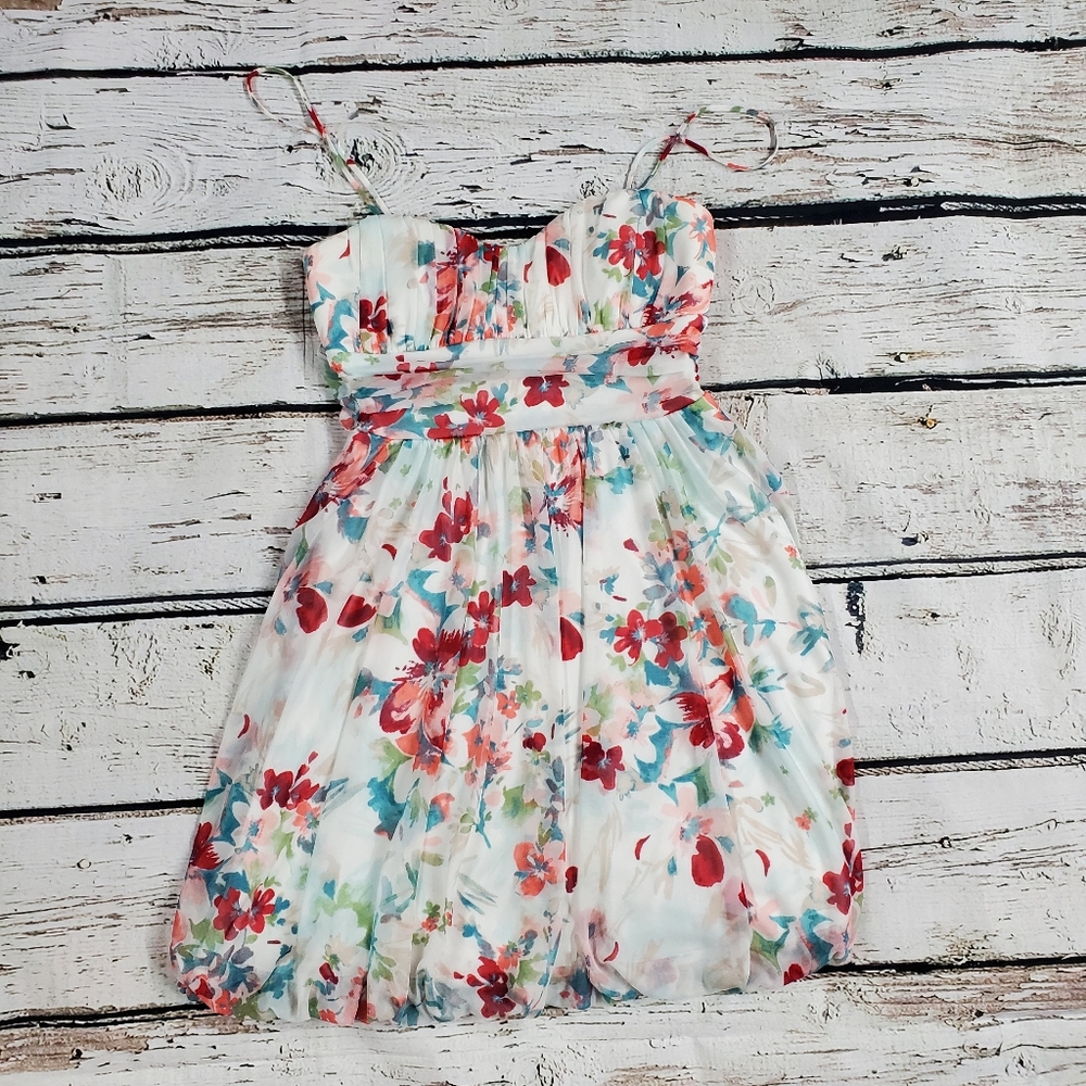 Speechless strappy flowy mini dress. Flowy floral dress size small EUC